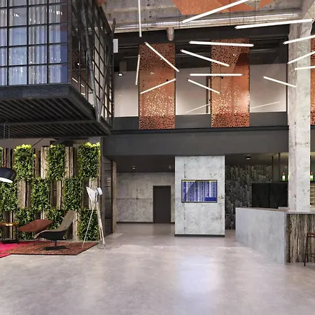 Moxy Airport Hotel 3*